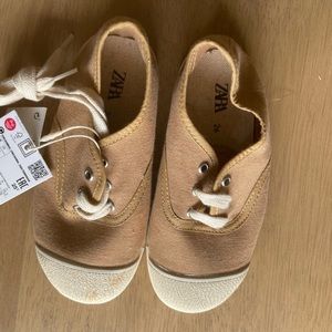 Zara kids sneakers. Size 26